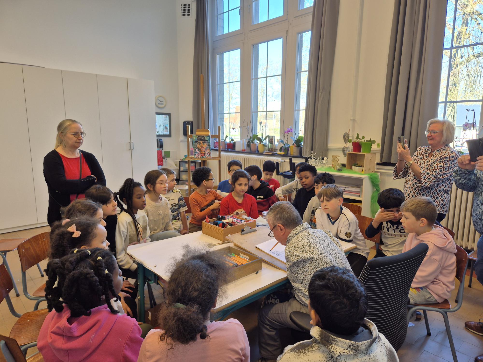 Inspirerend schoolbezoek van Jaak Villeneuve aan Basisschool De Luchtballon in Tienen